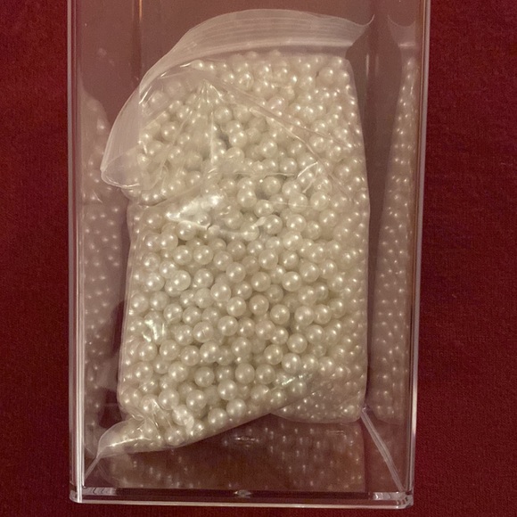 Brand New Makeup Brush Holder with white pearls - Picture 2 of 4
